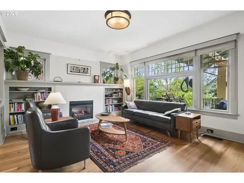 1212 SE 50th Avenue Portland OR 97215