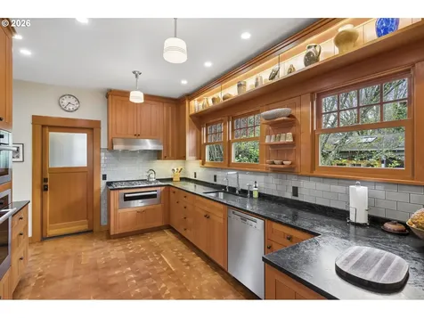 1212 SE 50th Avenue Portland OR 97215