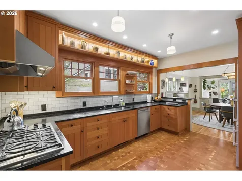 1212 SE 50th Avenue Portland OR 97215