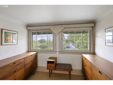 1212 SE 50th Avenue Portland OR 97215