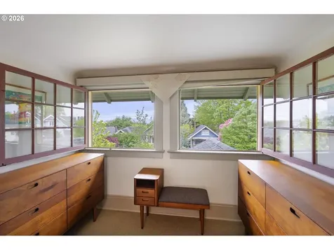 1212 SE 50th Avenue Portland OR 97215