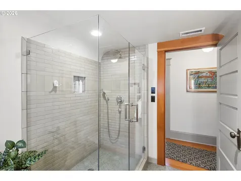 1212 SE 50th Avenue Portland OR 97215