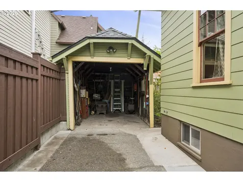 1212 SE 50th Avenue Portland OR 97215