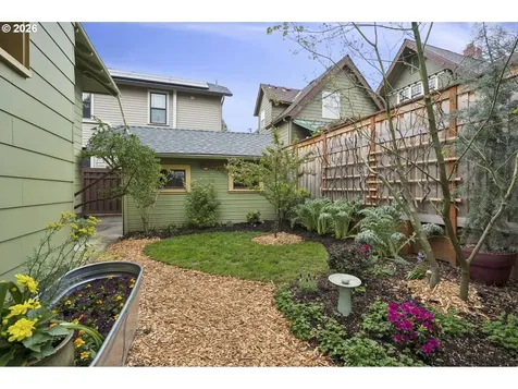 1212 SE 50th Avenue Portland OR 97215