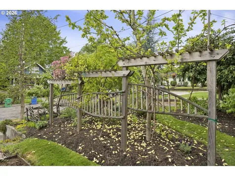 1212 SE 50th Avenue Portland OR 97215