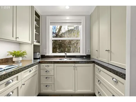 3354 NE Us Grant Place Portland OR 97212