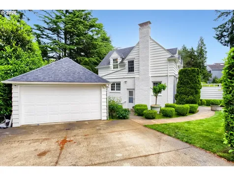 6394 SW Burlingame Avenue Portland OR 97239