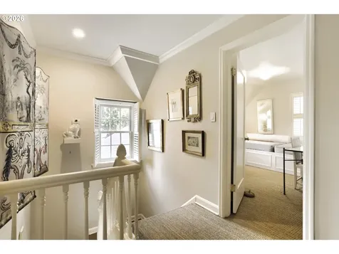 6394 SW Burlingame Avenue Portland OR 97239