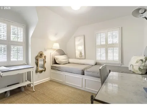 6394 SW Burlingame Avenue Portland OR 97239