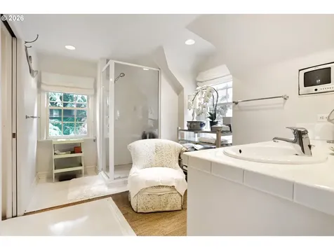 6394 SW Burlingame Avenue Portland OR 97239