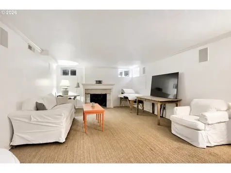 6394 SW Burlingame Avenue Portland OR 97239