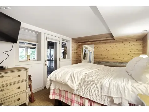 6394 SW Burlingame Avenue Portland OR 97239