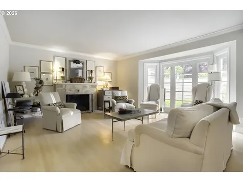 6394 SW Burlingame Avenue Portland OR 97239