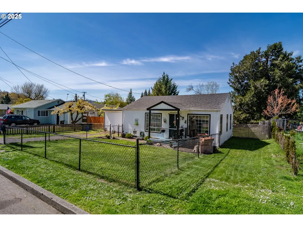 1630 NE Morris Street Roseburg OR 97470