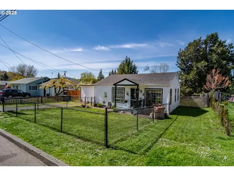 1630 NE Morris Street Roseburg OR 97470