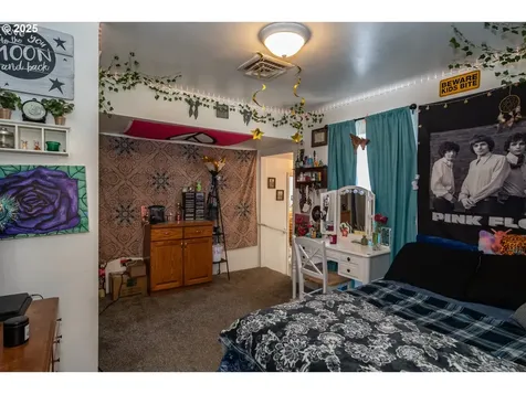 1630 NE Morris Street Roseburg OR 97470
