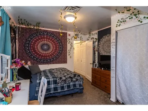 1630 NE Morris Street Roseburg OR 97470