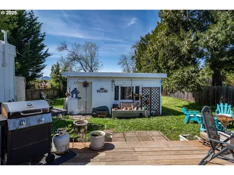 1630 NE Morris Street Roseburg OR 97470