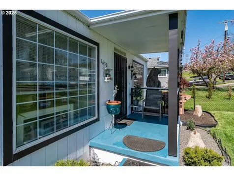 1630 NE Morris Street Roseburg OR 97470