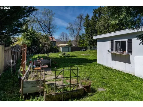 1630 NE Morris Street Roseburg OR 97470
