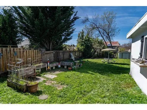 1630 NE Morris Street Roseburg OR 97470