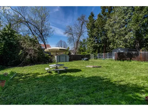 1630 NE Morris Street Roseburg OR 97470