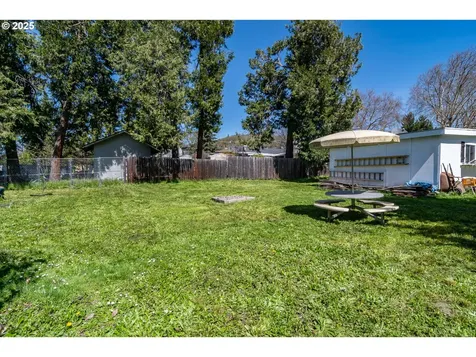 1630 NE Morris Street Roseburg OR 97470