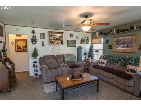 1630 NE Morris Street Roseburg OR 97470