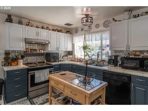 1630 NE Morris Street Roseburg OR 97470