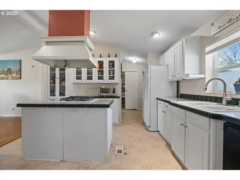 5177 Mango Avenue SE Salem OR 97317