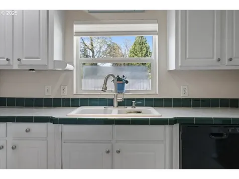 5177 Mango Avenue SE Salem OR 97317