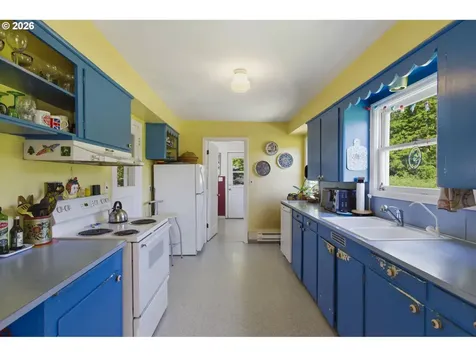 9009 SW 36th Avenue Portland OR 97219