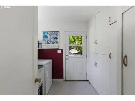 9009 SW 36th Avenue Portland OR 97219