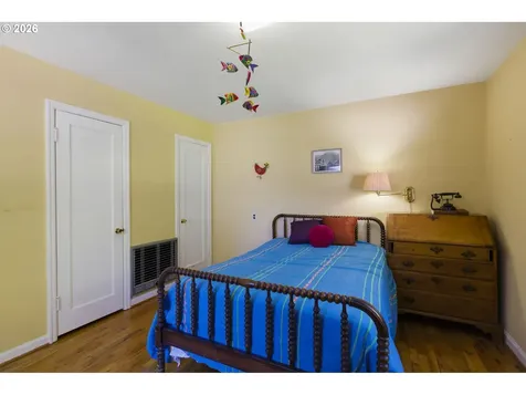 9009 SW 36th Avenue Portland OR 97219