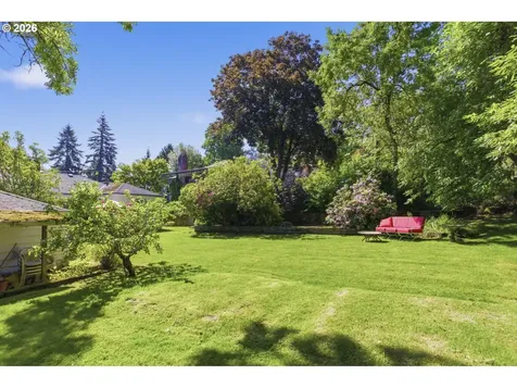 9009 SW 36th Avenue Portland OR 97219