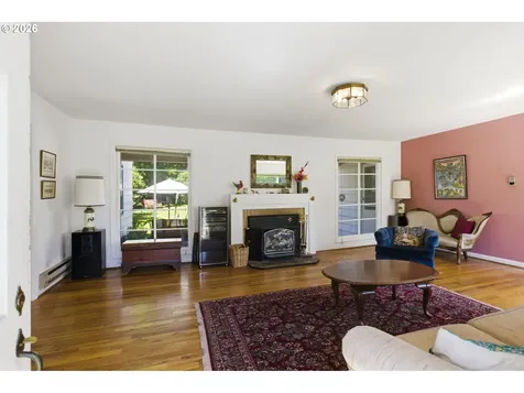 9009 SW 36th Avenue Portland OR 97219