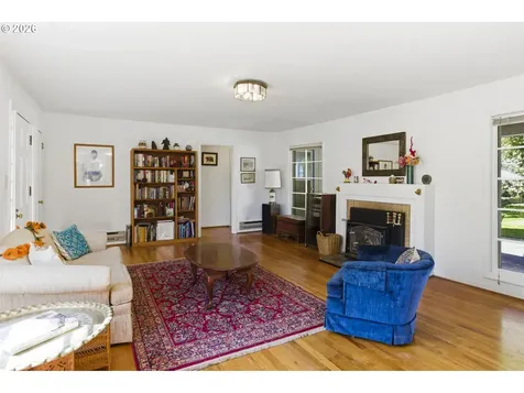 9009 SW 36th Avenue Portland OR 97219