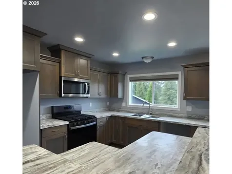 263 Addison Avenue Sutherlin OR 97479