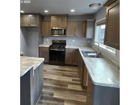 263 Addison Avenue Sutherlin OR 97479