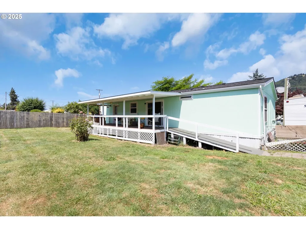 1060 Cornutt Street Myrtle Creek OR 97457