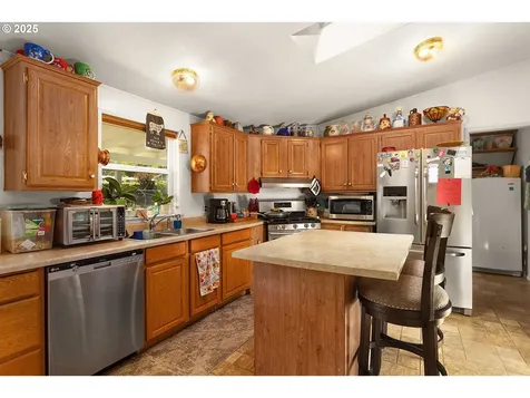 1060 Cornutt Street Myrtle Creek OR 97457