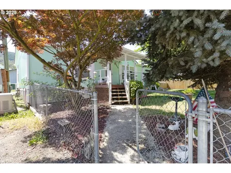 1060 Cornutt Street Myrtle Creek OR 97457