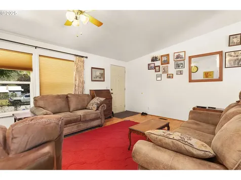 1060 Cornutt Street Myrtle Creek OR 97457