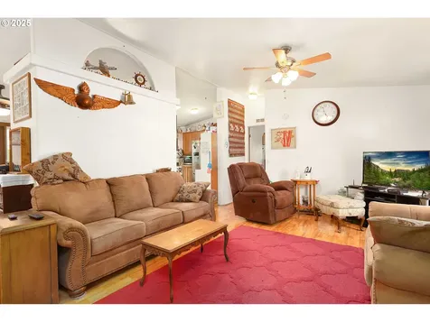 1060 Cornutt Street Myrtle Creek OR 97457