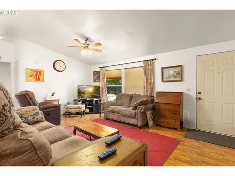 1060 Cornutt Street Myrtle Creek OR 97457