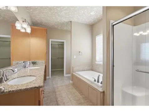 4061 Glendale Avenue NE Salem OR 97305
