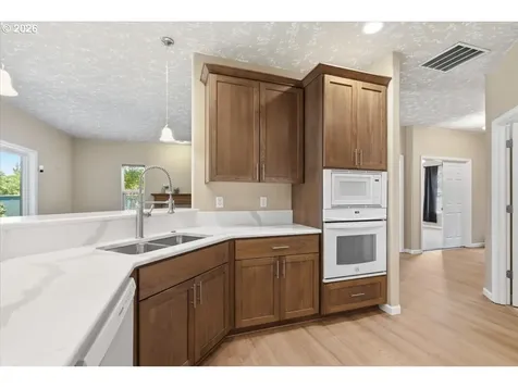 4061 Glendale Avenue NE Salem OR 97305