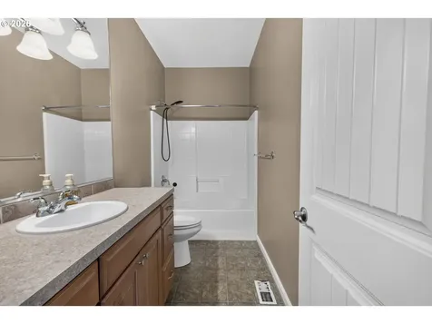 2341 52nd Avenue Longview WA 98632