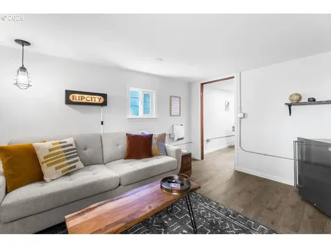3909 NW Rose Street Vancouver WA 98660