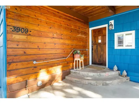 3909 NW Rose Street Vancouver WA 98660